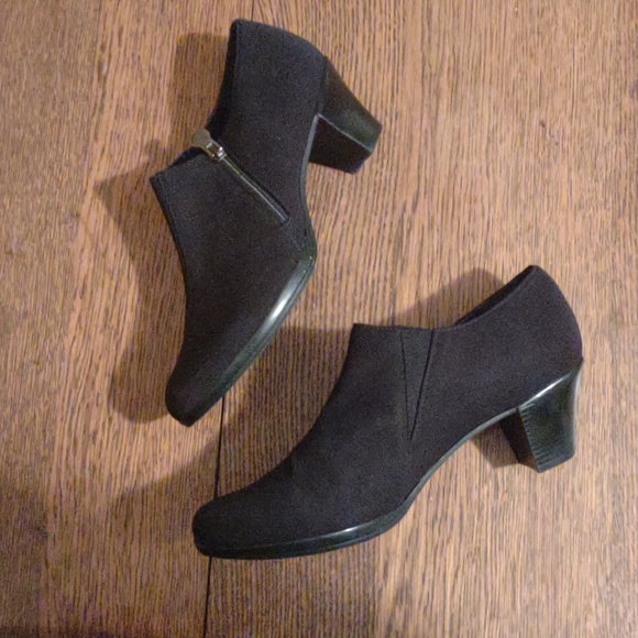 Munro heeled booties - Picture 3 of 5